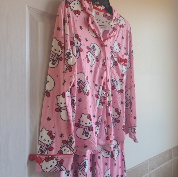 Hello Kitty Christmas Sleep Set 🎄 - Picture 4 of 5